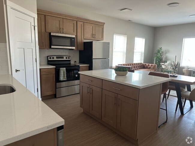 Building Photo - Equinox on Lincoln Rental