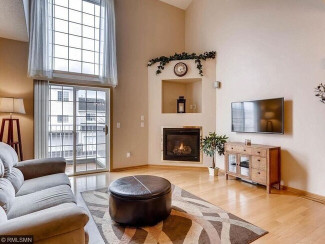 Photo - 6612 Olive Ln N