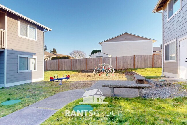 Photo - New Paint Throughout! Call today to schedule a tour! Unidad 205B