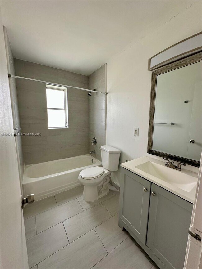 Photo - 515 SE 9th St Unidad 10