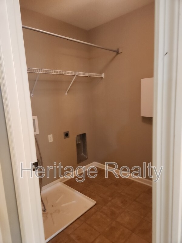 Photo - 6515 Airtree Ln