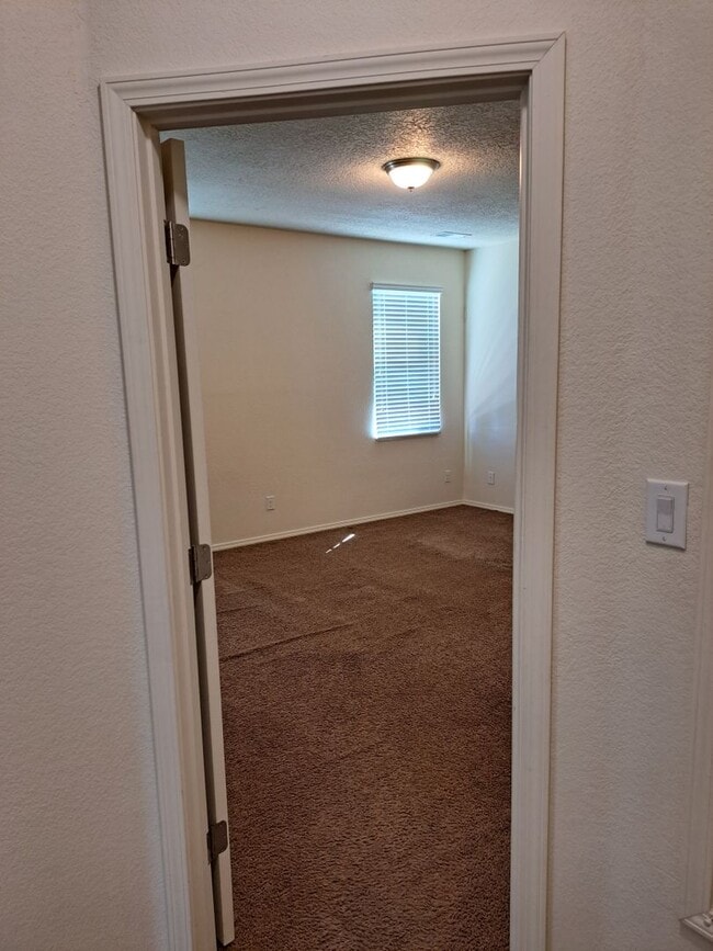 Photo - 4 BED/2 BATH HOME IN A NORTHWEST ALBUQUERQ...