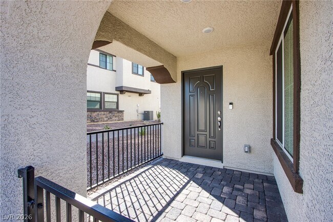 Photo - 843 Watford Pl