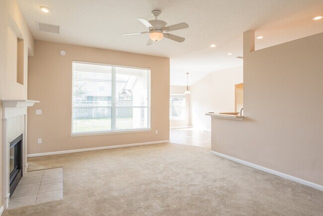 Photo - 744 Flowers St