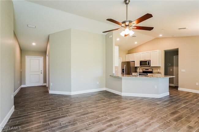 Photo - 2903 8th St W