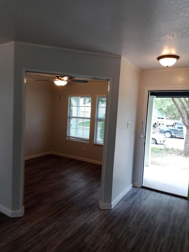 Photo - Spacious 4 Bed / 2.5 Bath Home