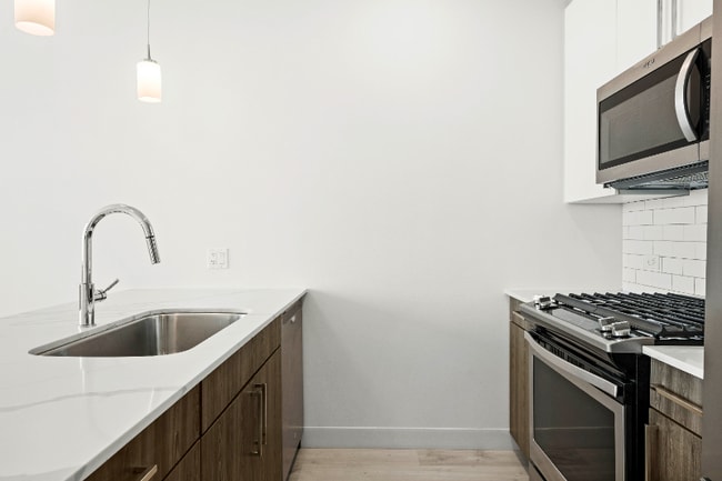 Photo - 801 S Michigan Ave