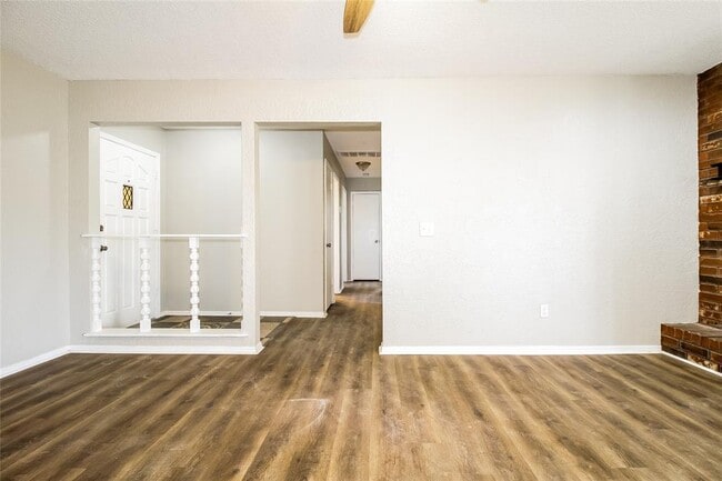 Photo - 1004 Cambridge Dr