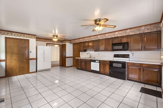 512 Winwood Dr