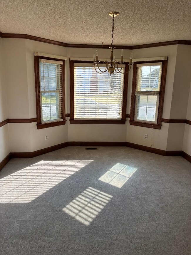 Photo - 2835 Lancaster Rd NW