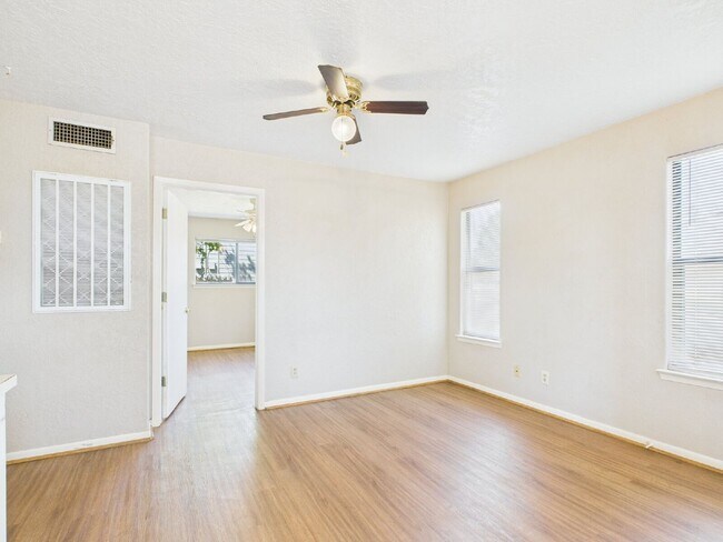 Photo - 298 Friendship Ln Unidad 27