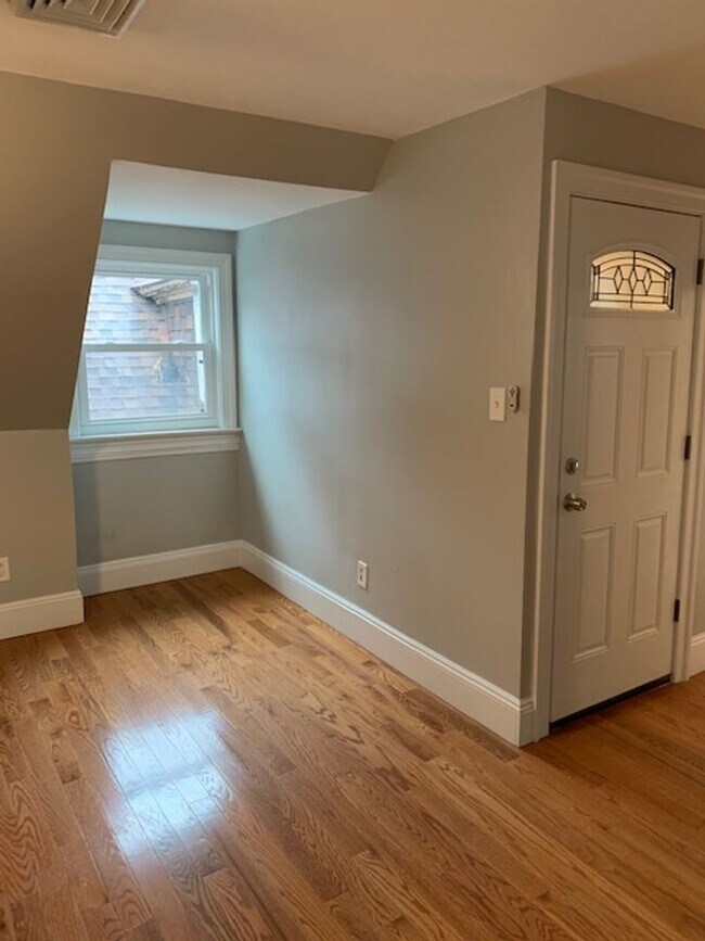 Photo - 749 Chislett St Unit Apt 3