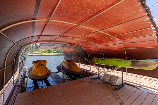 Photo - 6883 Kingston Cove Ln