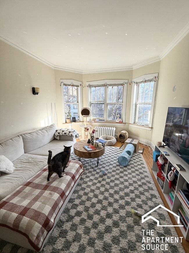 Building Photo - 822 W Wrightwood Ave Unit 2