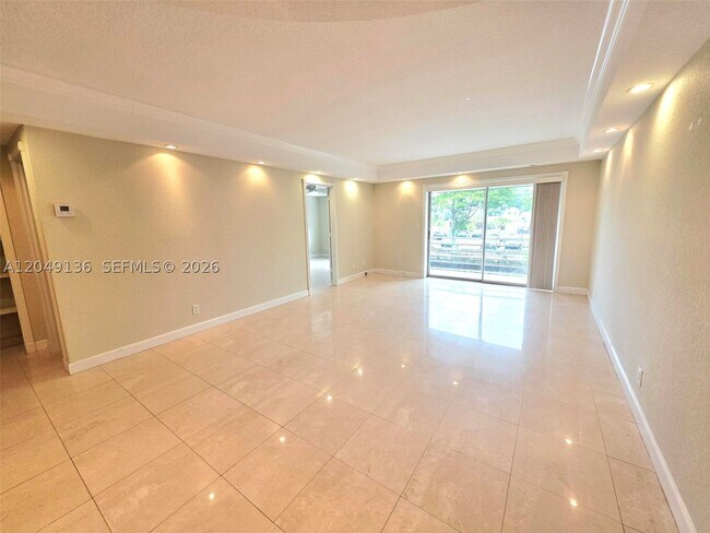 Building Photo - 1400 NE 57th St Unit 202