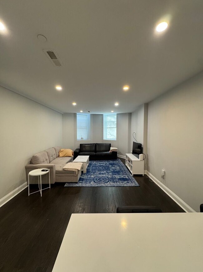 Photo - Gorgeous Ultra Modern Cleveland Circle Apt w YT Video Tour!  Pictures do it no justice!  NO FEE, ...