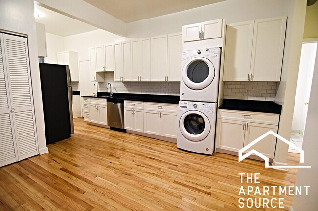 Photo - 3805 W Belmont Ave Unidad 3