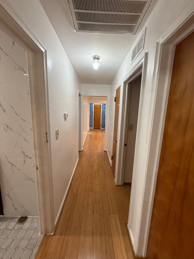 Photo - 5654 Burger St