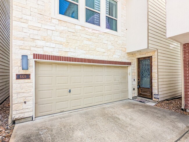 Photo - 5323 Kiam St