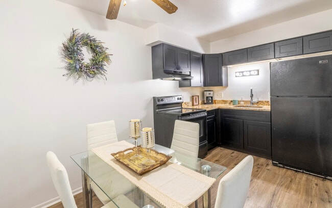 Photo - 4815 Creek View Rd Unit 3