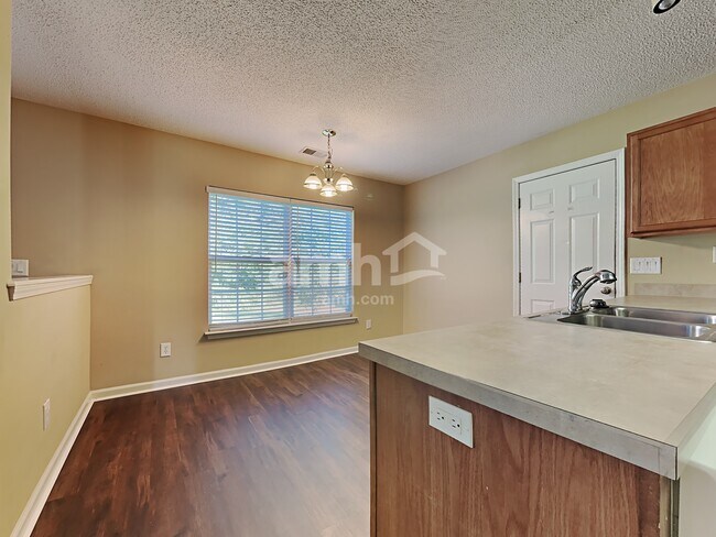 Photo - 413 Green Park Ln