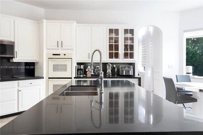 Photo - 19250 SW 30th St