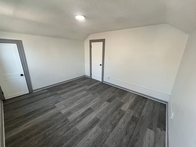 Photo - 9142 Yorkshire Rd