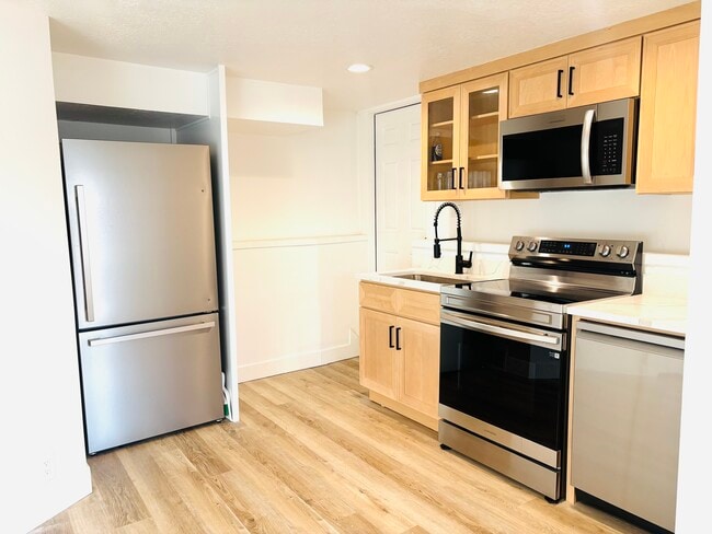 Photo - 4459 Butterfield St