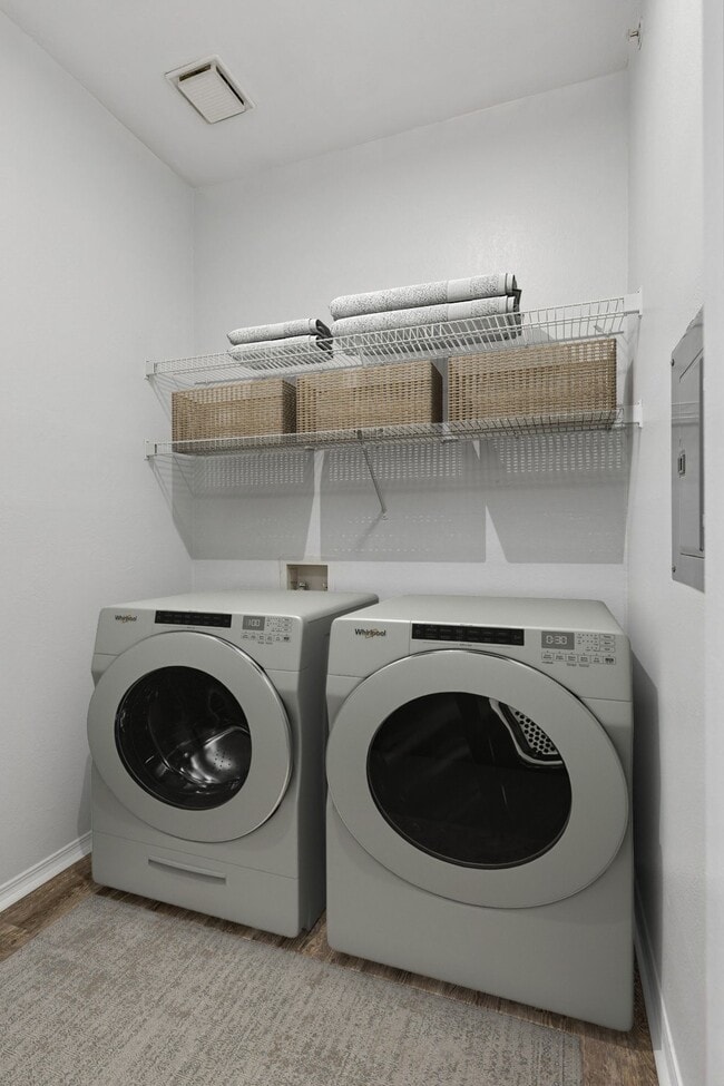 Full-Size Washer/Dryer Connections