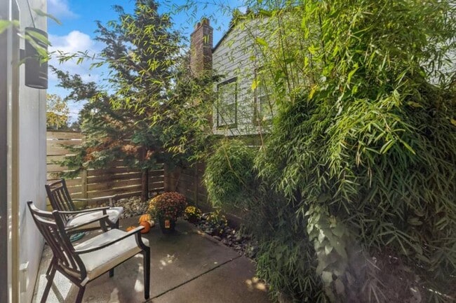 Photo - 2 bedroom in Seattle WA 98115