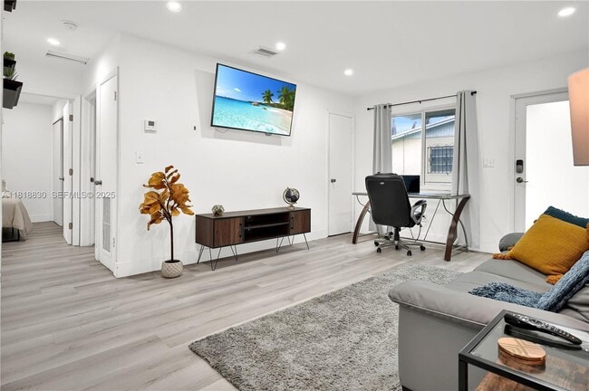 Photo - 300 NW 82nd Terrace