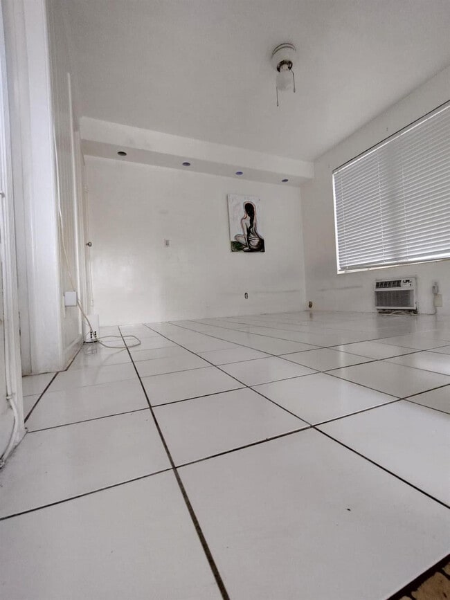 Photo - 1707 Thomas St