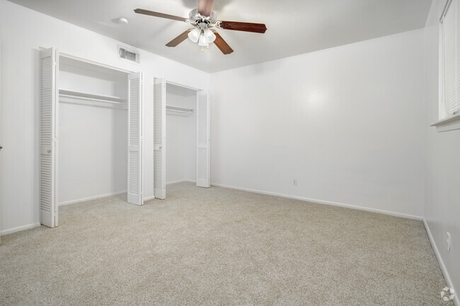 1BR, 1BA - 670SF - Bedroom