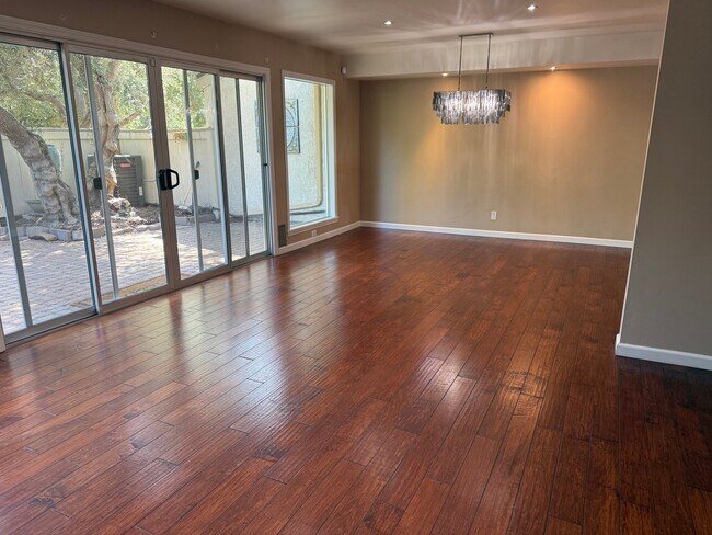 Photo - 2063 Village Ln