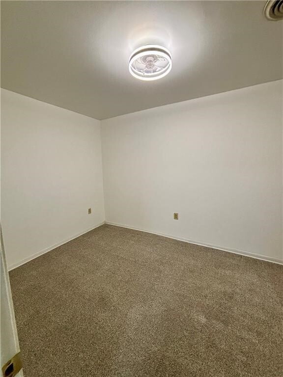 Photo - 118 S Main St