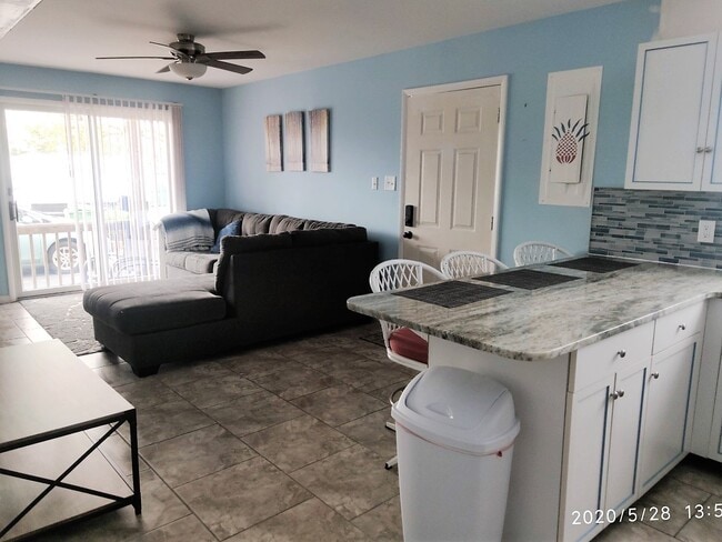 Building Photo - 105 Jamestown Rd Unit A