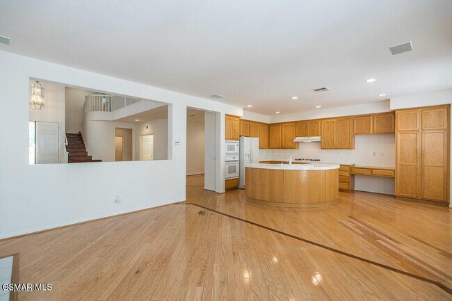 Photo - 3035 Hollycrest Ave