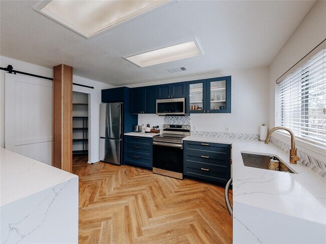 Photo - 2010 Carriage Club Dr