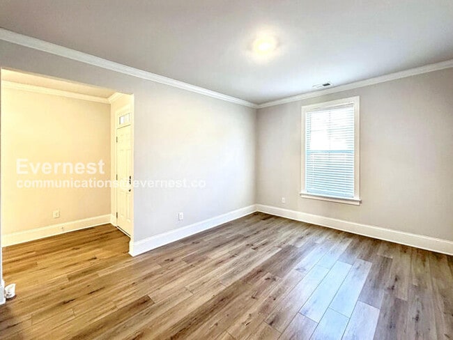 Photo - 331 Caledonia Ct