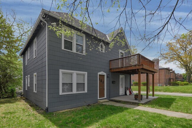 Photo - 1459 W 6th Ave