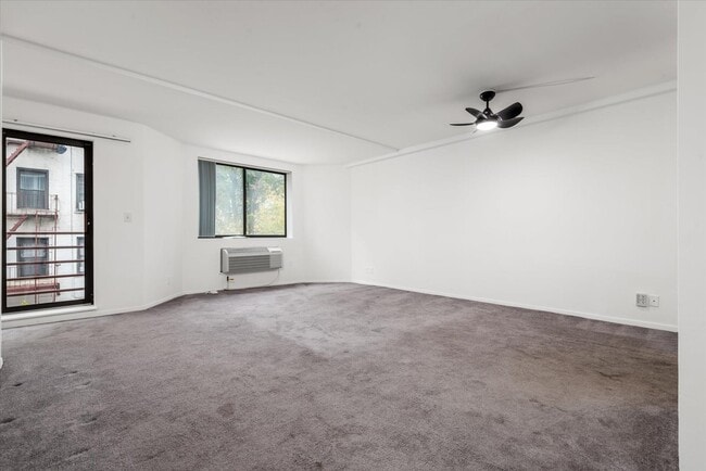 Building Photo - 119-40 Metropolitan Ave Unit G2 Rental