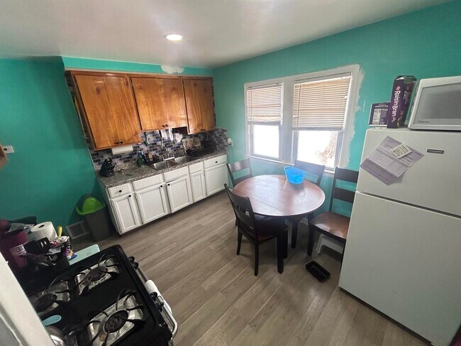 Photo - 15885 Beaverland St