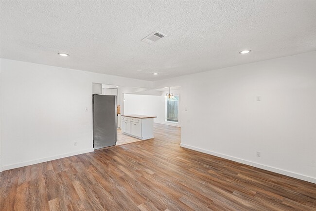 Photo - 9005 Gabriel St