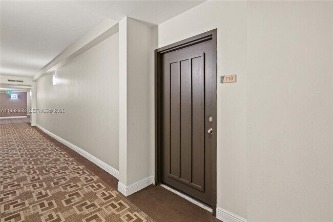 Photo - 110 N Federal Hwy Unidad 718