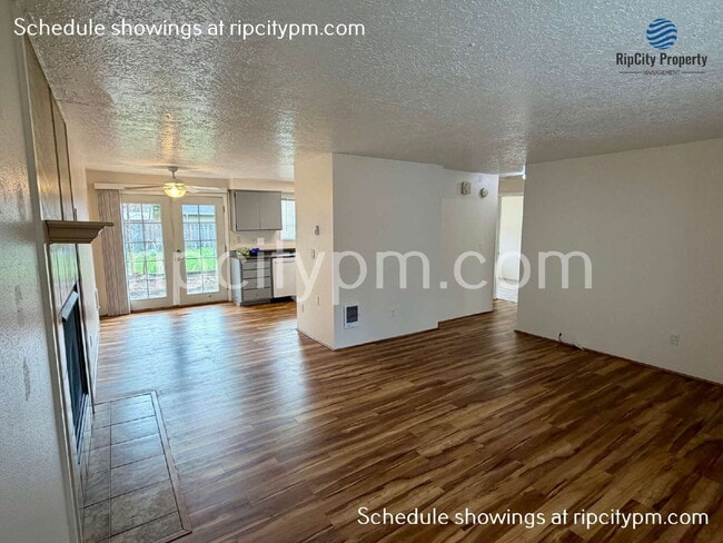 Photo - 11837 SE Gladstone St