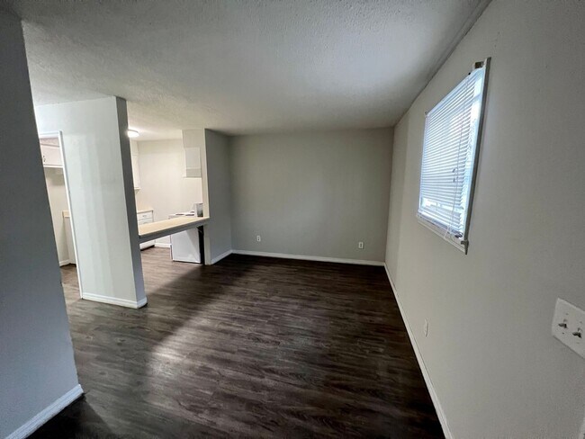 3418 Glen Park Dr NW Unit B