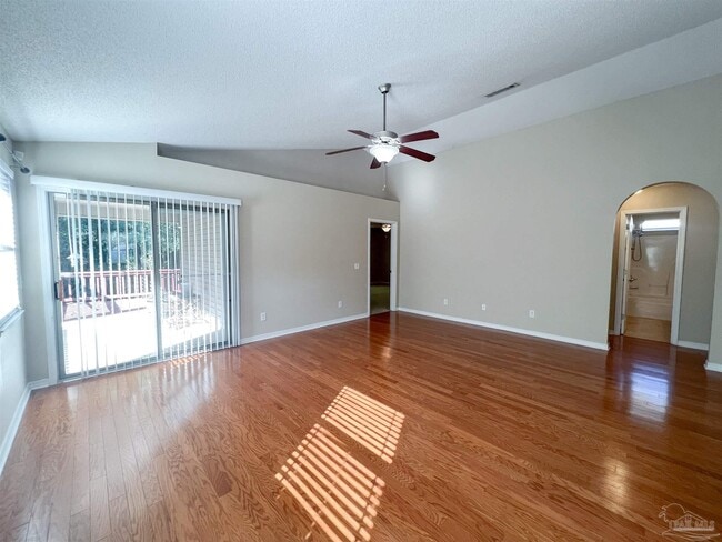 Photo - 702 Mozingo Ln