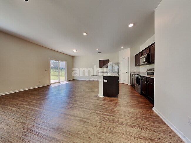 Photo - 123 Orion Way