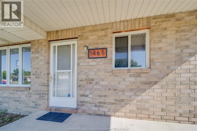 Photo - 1465 Foster Ave
