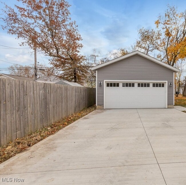 Photo - 2253 E 97th St